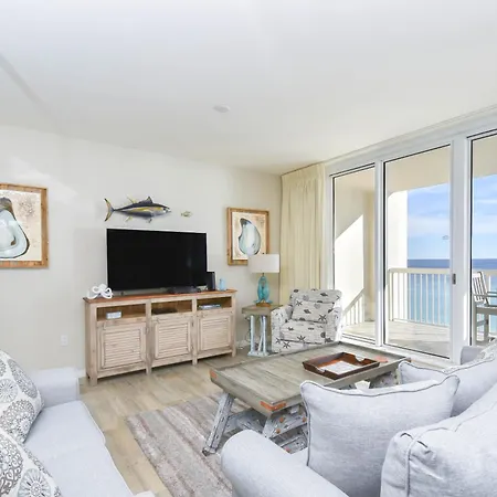 Silver Beach Towers W703